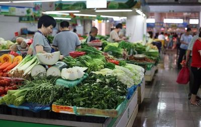 90后的厦门菜贩子,从菜市场里找到另一种活法|人物